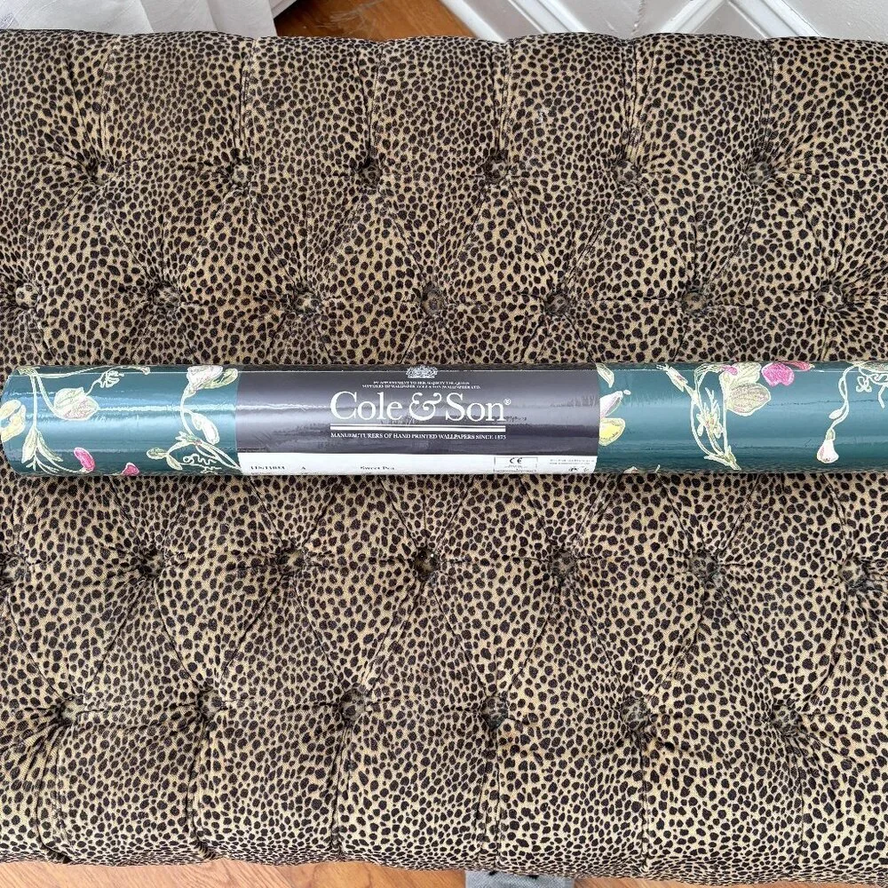 Cole & Son Sweet Pea Wallpaper in Cerise / Magen / Vrdn